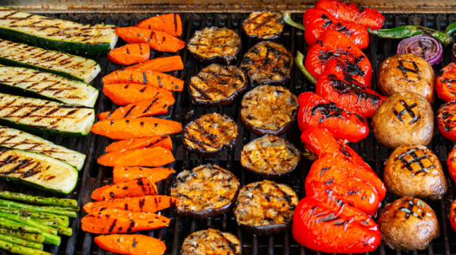 Fire Pit Gourmet: Grilled Meats and Veggies
