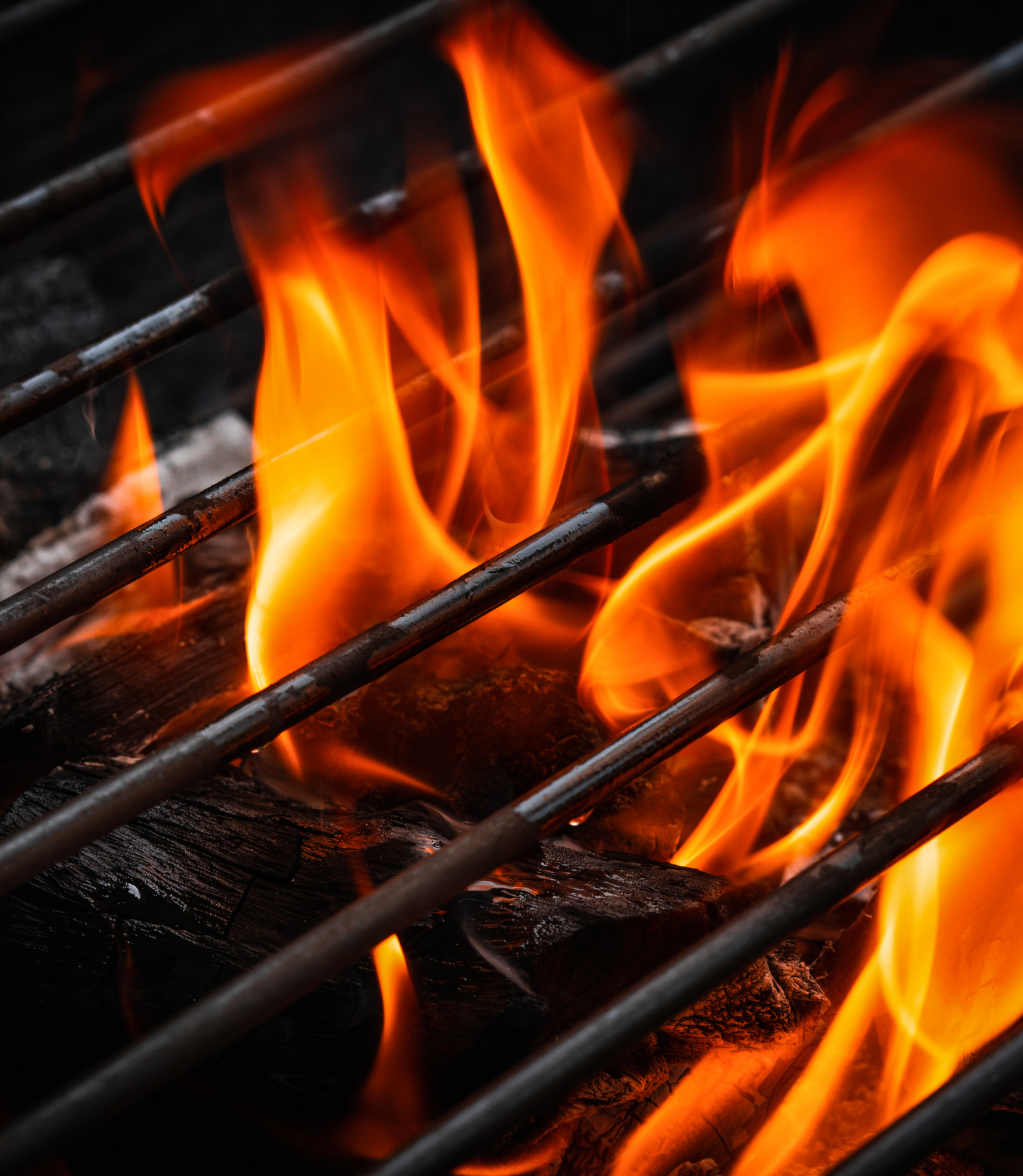 Fire Grilling vs Traditional BBQ: Why Flame-Cooked Food Reigns Supreme
